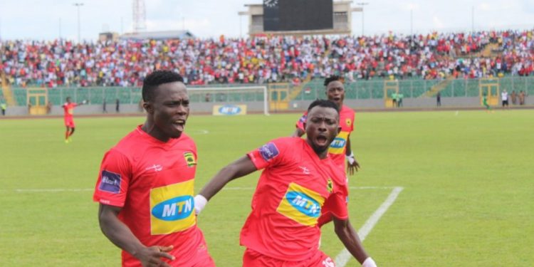 Augustine Okrah celebrates goala against Etoile Du Sahel