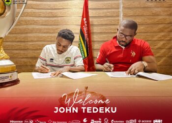 Official: Asante Kotoko completes signing of WAFA defender John Tedeku