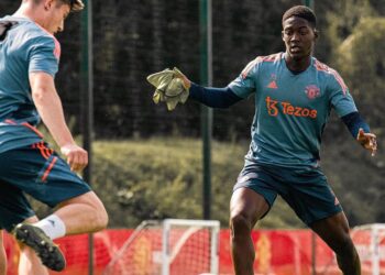 Ghanaian teen sensation Kobbie Mainoo trains with Man Utd 1st team ahead of Arsenal clash