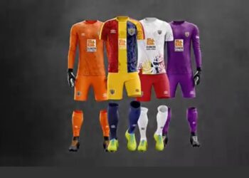 ‘I’m buying this, wow’ – Former Hearts striker Karim Sadat wowed by Phobians new jersey