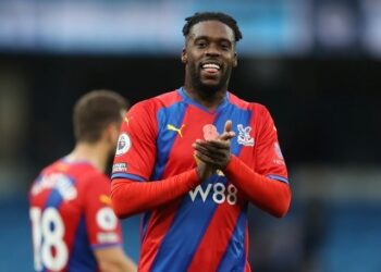 Crystal Palace in talks with Schlupp over new deal