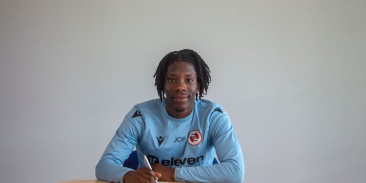 Jeremiah Okine-Peters signs first professional contract with Reading FC