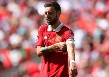 Bruno Fernandes replaces Harry Maguire as new Manchester United captain