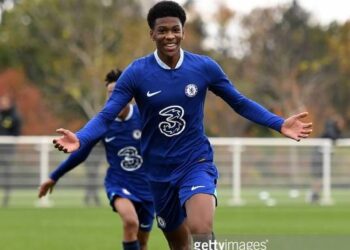 English-born Ghanaian defender Josh Acheampong earns Chelsea scholarship deal