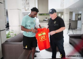 Check out photos from Kudus’ meeting with West Ham fan who came  to watch Ghana game