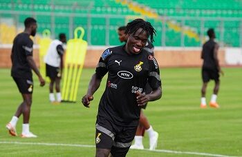 “He deserves it” – Chris Hughton hails Jonathan Sowah after maiden Black Stars call-up