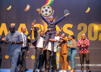 Julian Nunoo receives Hyundai Elantra for emerging Referee of the Season at the 2023 GFA awards ceremony