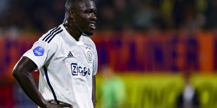 WAALWIJK, NETHERLANDS - SEPTEMBER 30: Brian Brobbey of AFC Ajax looks on during the Dutch Eredivisie match between RKC Waalwijk and AFC Ajax at Mandemakers Stadion on September 30, 2023 in Waalwijk, Netherlands. (Photo by NESimages/Geert van Erven/DeFodi Images via Getty Images)