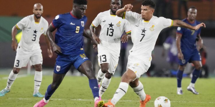 Ghana’s Ransford Yeboah (r) vies for the ball with Cape Verde’s Gilson Benchimol Tavares (l) during the African Cup of Nations Group B match. | Photo Credit: AP