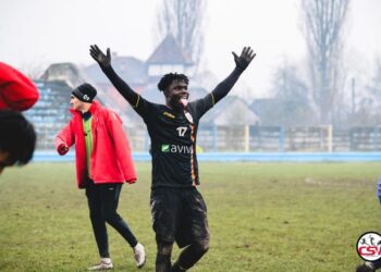 Ghanaian youngster Emmanuel Mensah scores for CSM Sighetu Marmatiei in Romania