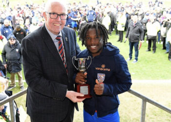 Ghanaian midfielder Keenan Appiah-Forson returns to West Ham after Dagenham & Redbridge loan deal