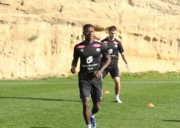 English clubs Brighton & Hove Albion and Leeds United pursue Ghanaian forward Edmund Baidoo