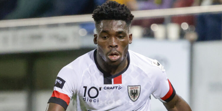 10.02.2024; Aarau; Fussball Challenge League - FC Aarau - FC Stade Noynnais; 
Isaac Pappoe (Aarau) 
 (Marc Schumacher/freshfocus)