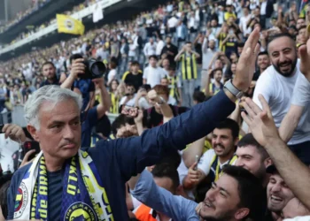 Fenerbahce unveil Jose Mourinho as new manager