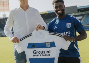 My first impression of the club is excellent, says Braydon Manu after joining PEC Zwolle