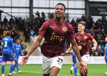 Ghanaian forward Manny Duku joins Hednesford Town