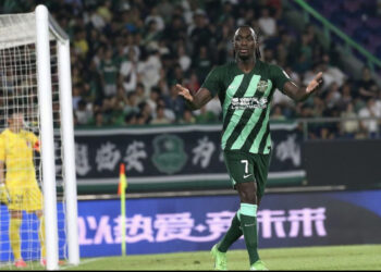 Ghanaian forward Deabeas Owusu-Sekyere scores a stunner in Zhejiang Professional’s win over Qingdao Hainiu