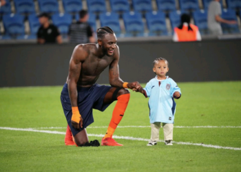 Jerome Opoku celebrates as Istanbul Basaksehir advance to UECL Playoff