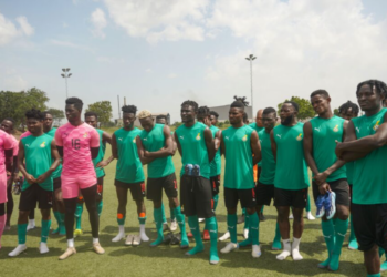 Black Galaxies Management Committee boost team with visit to team’s training camp at GSCE