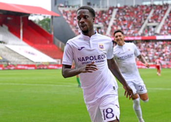Anderlecht’s manager David Hubert rules out Majeed Ashimeru’s injury return