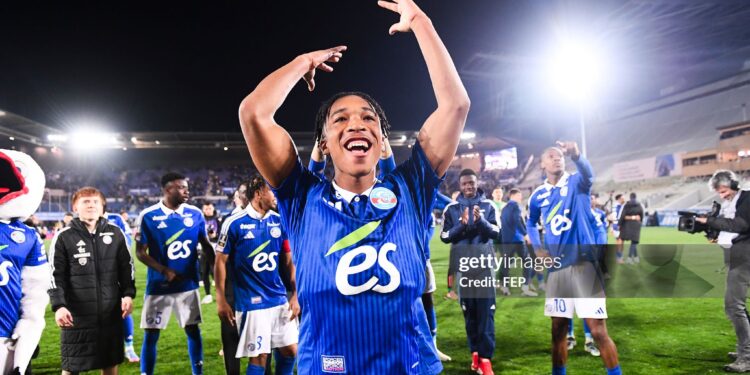 Samuel AMO-AMEYAW of Strasbourg and his team-mates celebrates the victory after the Ligue 1 MacDonald's match between Strasbourg and Lyon at Stade de la Meinau on March 28, 2025 in Strasbourg, France. (Photo by Philippe Lecoeur/FEP/Icon Sport via Getty Images)