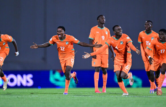Cote dIvoire team celebrates victory on Penalty kicks during the 2025 TotalEnergies CAF U17 Africa Cup of Nations 3rd place match between Cote dIvoire and Burkina Faso at Larb Zouli Stadium in Casablanca, Morocco on 18 April 2025 ©Nabil Ramdani/BackpagePix