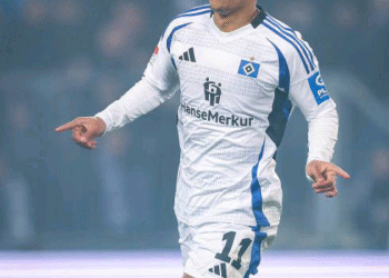 Ghanaian forward Ransford Yeboah Konigsdorffer shines with an assist in Hamburger SV’s draw against Schalke 04
