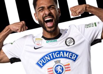 Swiss-Ghanaian defender Gregory Wüthrich scores as Sturm Graz defeat Red Bull Salzburg in six-goal thriller